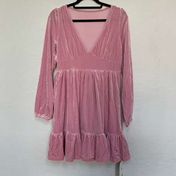 Halara Everyday Deep V Neck Ruffled Hem Velvet Mini Chill Dress size Medium - Picture 9 of 14